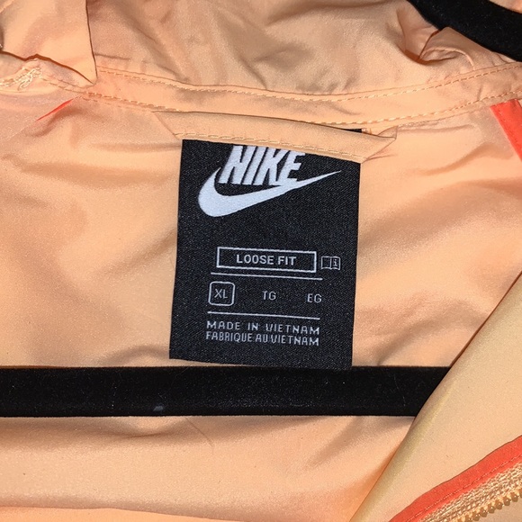 Nike Rain Jacket - Picture 3 of 3